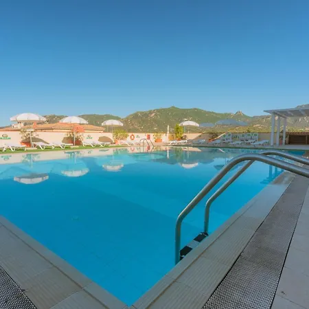 Stylish Le Fontane 2 Bedroom 6 Persons Plus Child Bed No 2511 Appartement Villasimius