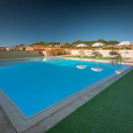 Stylish Le Fontane 2 Bedroom 6 Persons Plus Child Bed No 2511 Appartement Villasimius