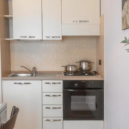 Stylish Le Fontane 2 Bedroom 6 Persons Plus Child Bed No 2511 Διαμέρισμα *